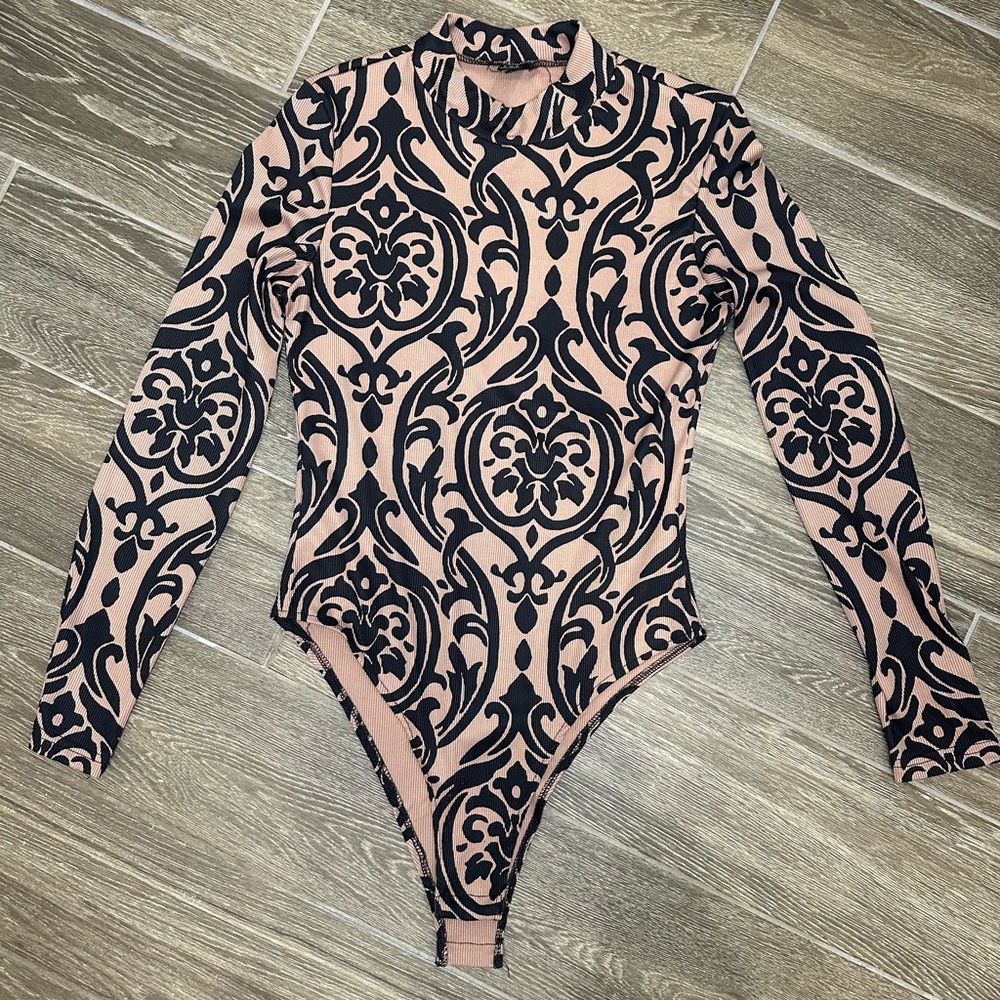 Long sleeve body suit